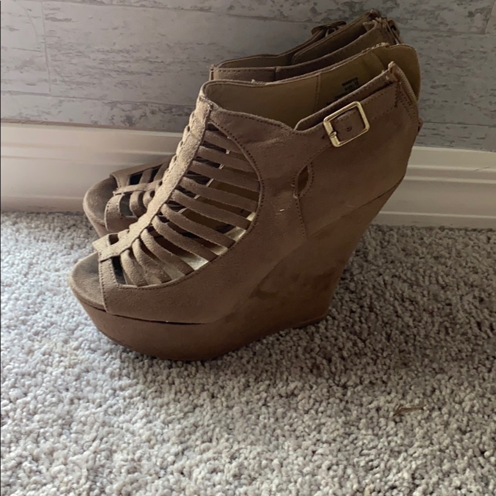 Shoes - Picture 3 of 3